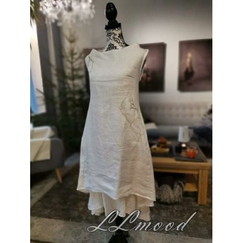 White  linen dress with shine